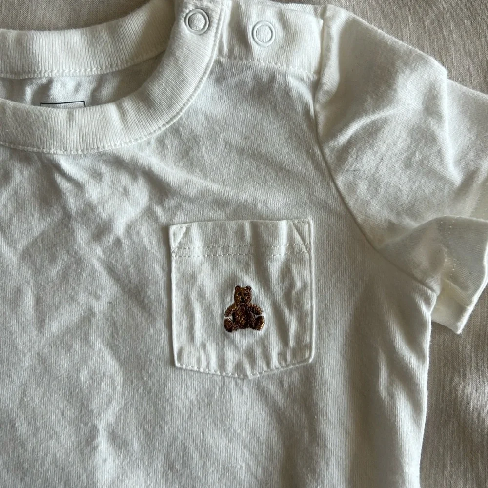 Bundle of 2 baby tees and sweats